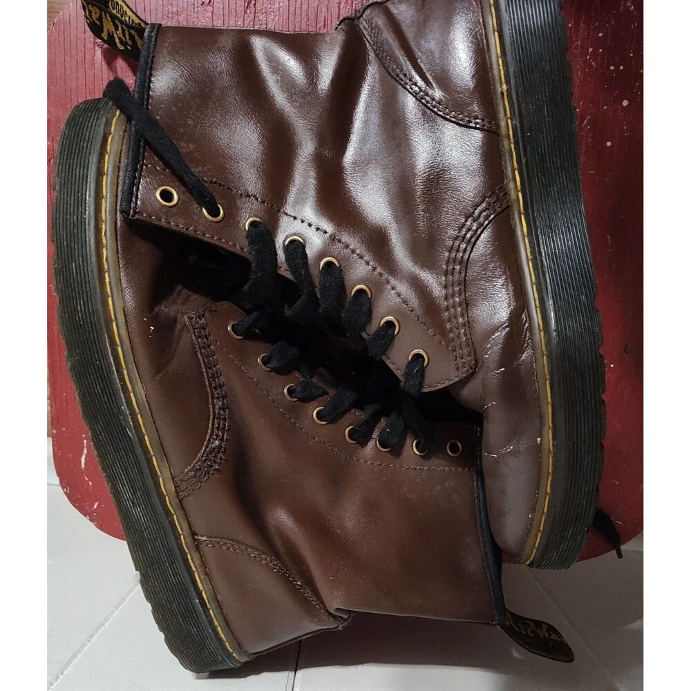 Dr. Doc Martens Zavala Airwair Lace Up Brown Leather Boots AW004 9 Thrashed